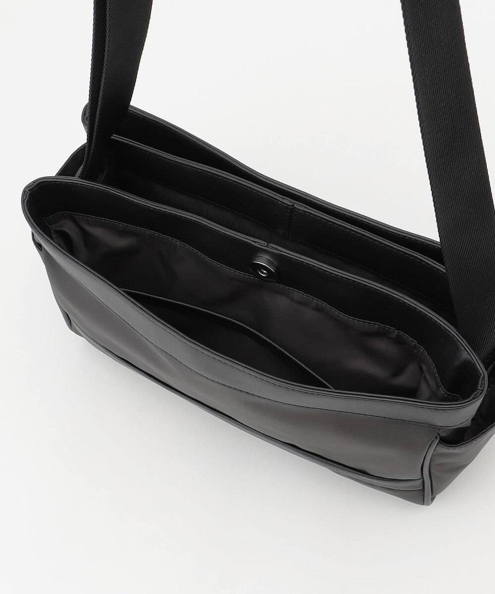 Y'SACCS トラベル ホライズンショルダー 