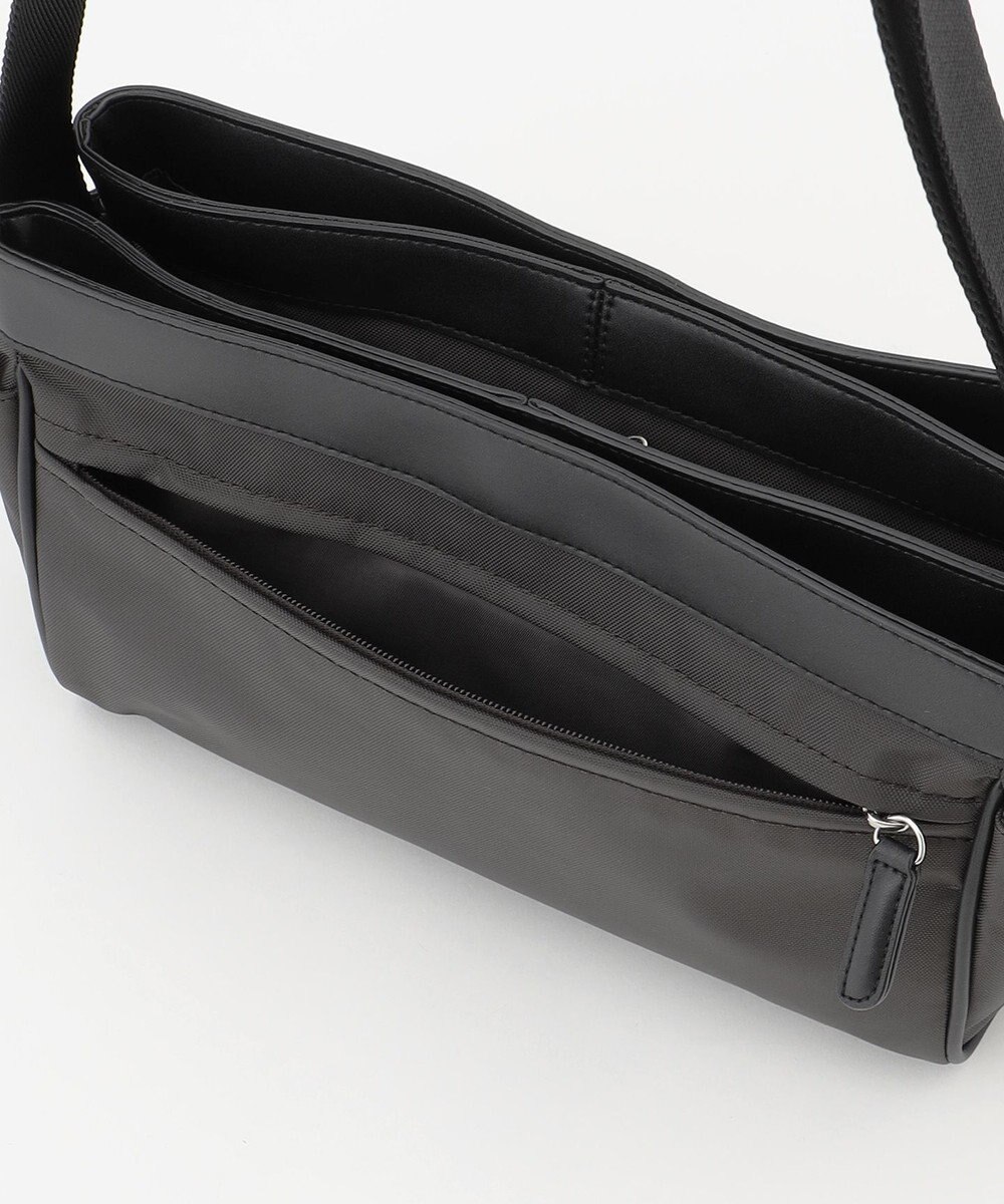 Y'SACCS トラベル ホライズンショルダー 