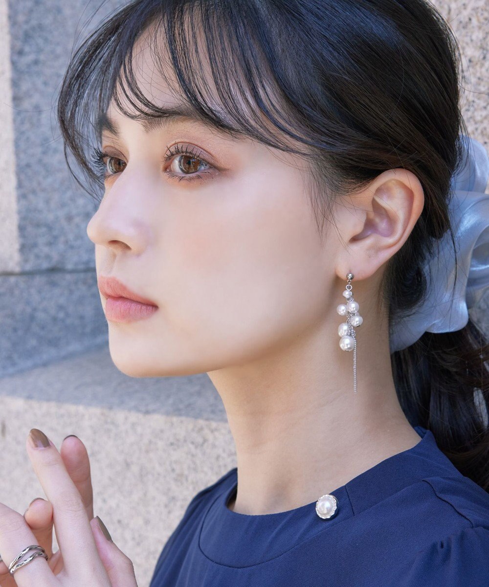 Tiaclasse パール＋タッセルチェーンピアス 