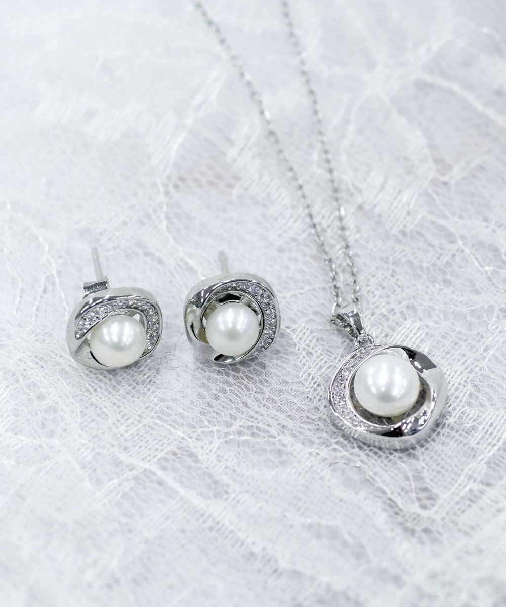 Tiaclasse 【金属アレルギー対応】淡水パールピアス＆ネックレス 