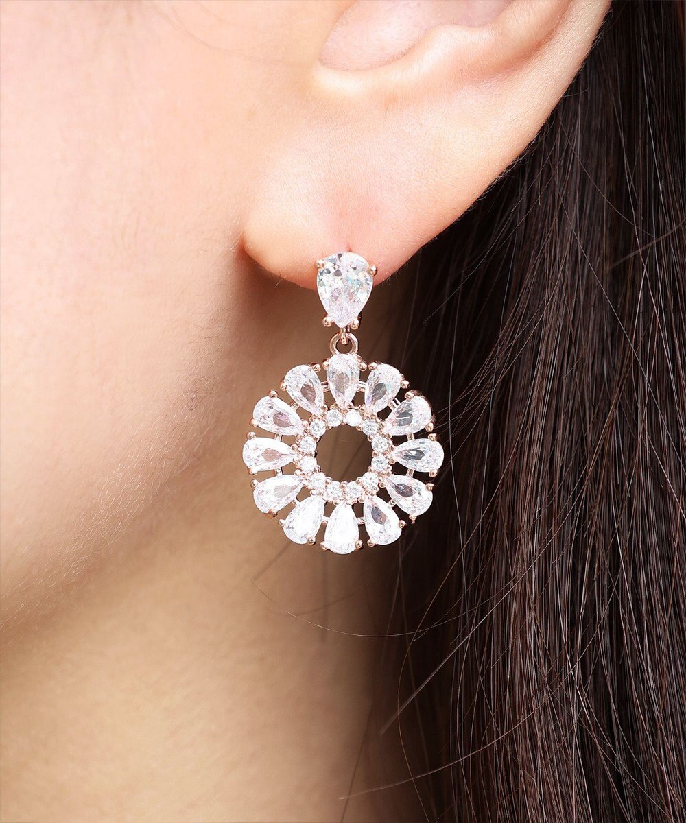 Tiaclasse 【金属アレルギー対応】クリスタルフラワーピアス 