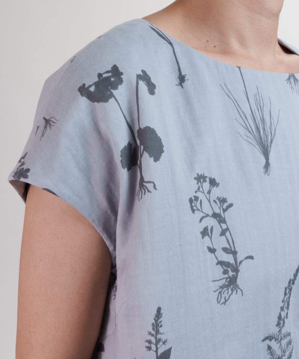 muuc 【ゆったりシルエットで涼しく上品】植物の影絵プリント プルオーバー 