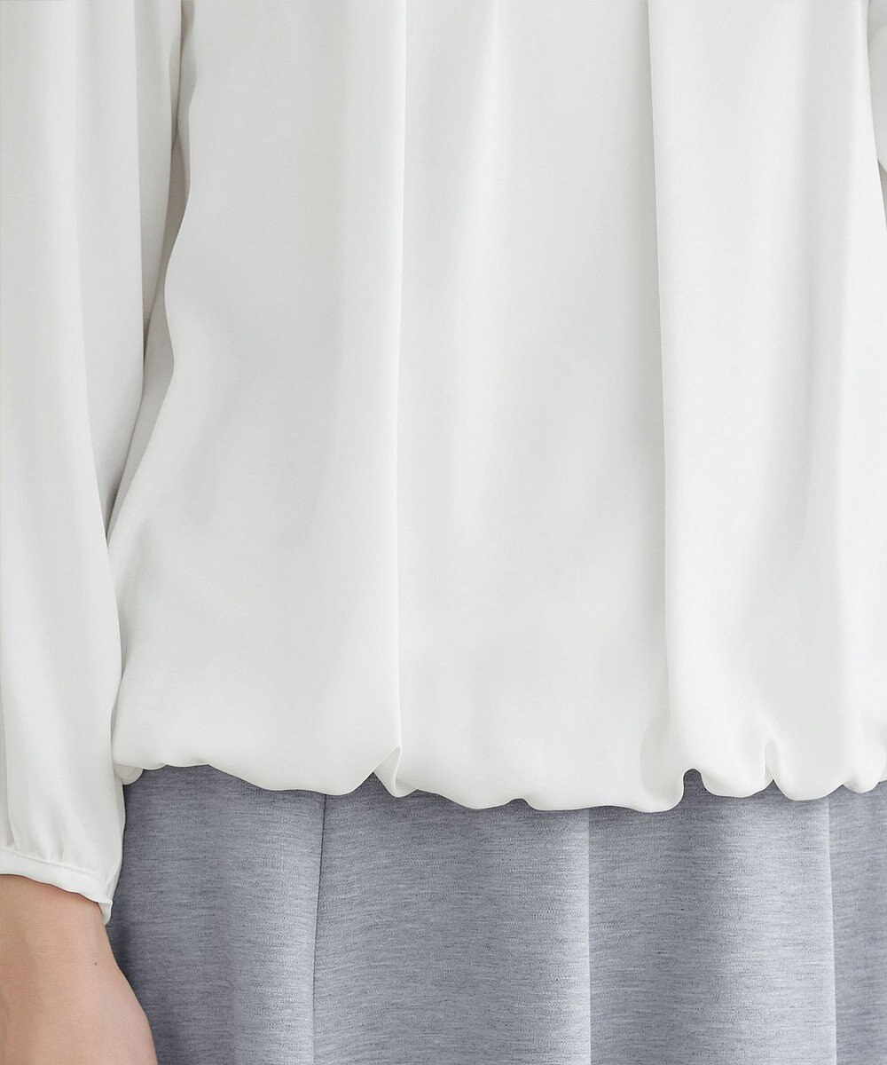 Tiaclasse 【洗える】ネックレス見えパーツ付きタックブラウス 