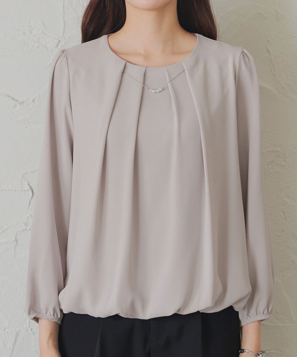 Tiaclasse 【洗える】ネックレス見えパーツ付きタックブラウス 