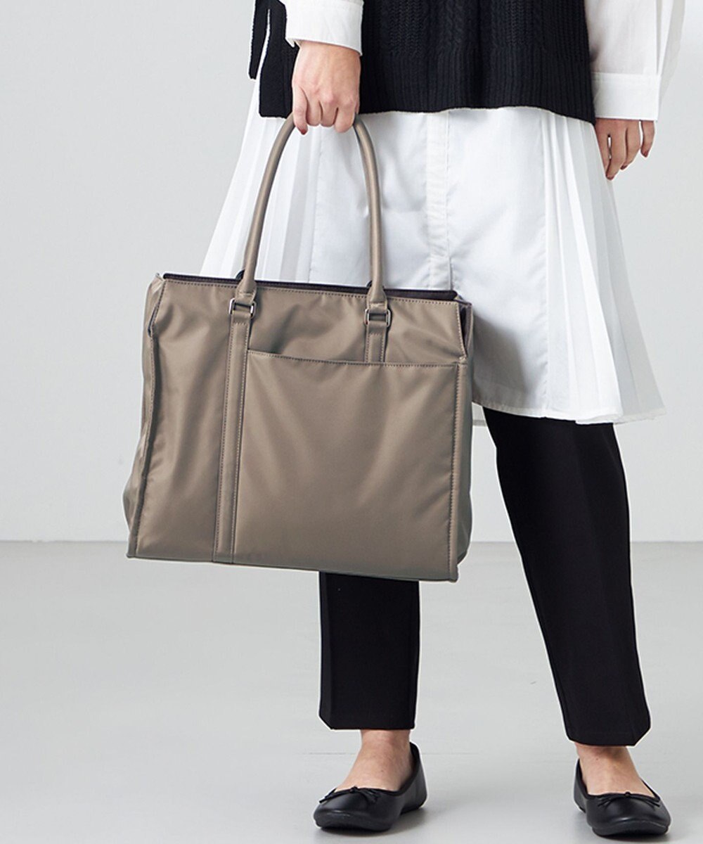 Y'SACCS 【ムック本掲載】ツイルナイロン　スクエアトート　Mサイズ 