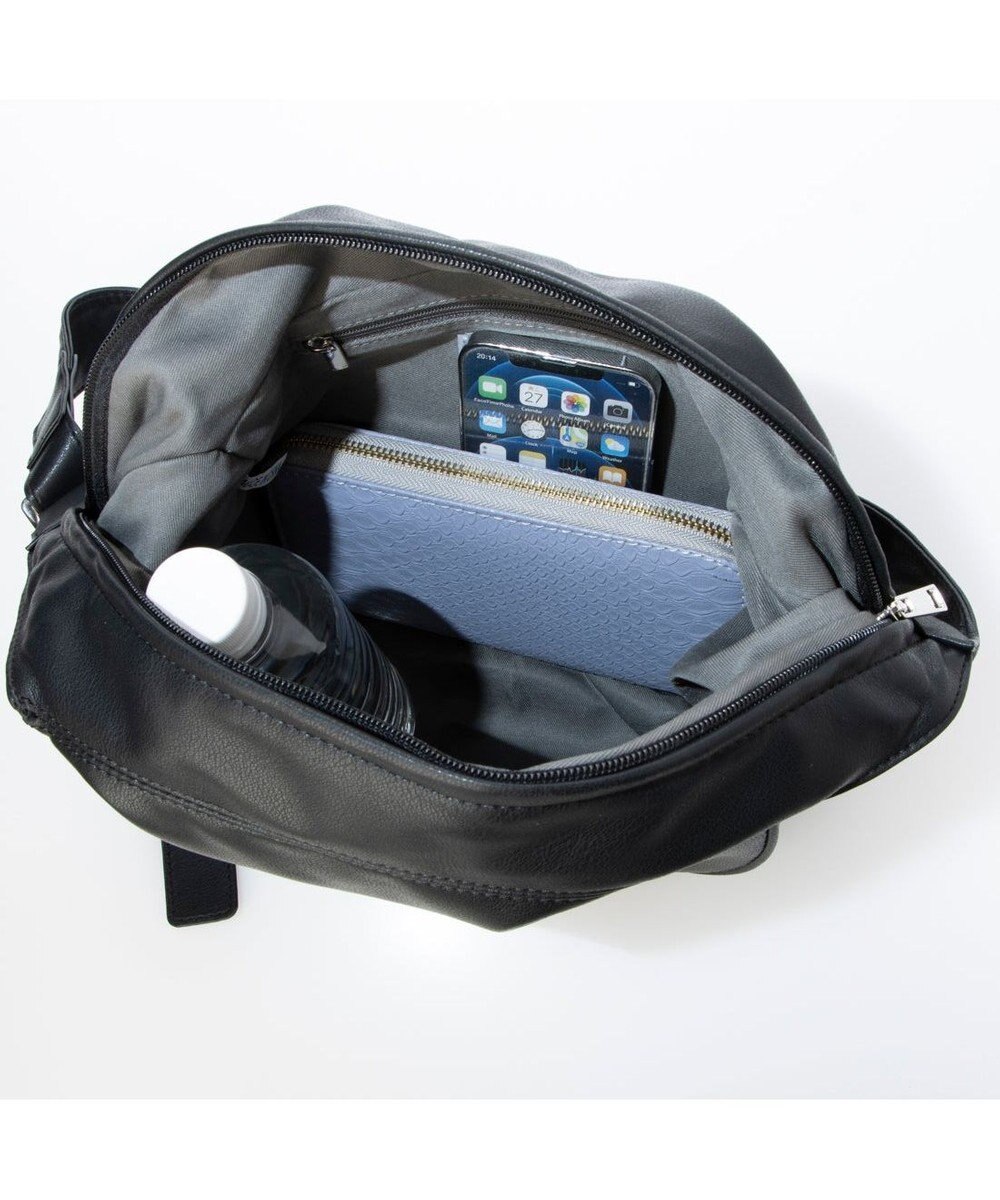 UNBILLION カシュカシュ cachecache / レザータッチソフトショルダーバッグ 