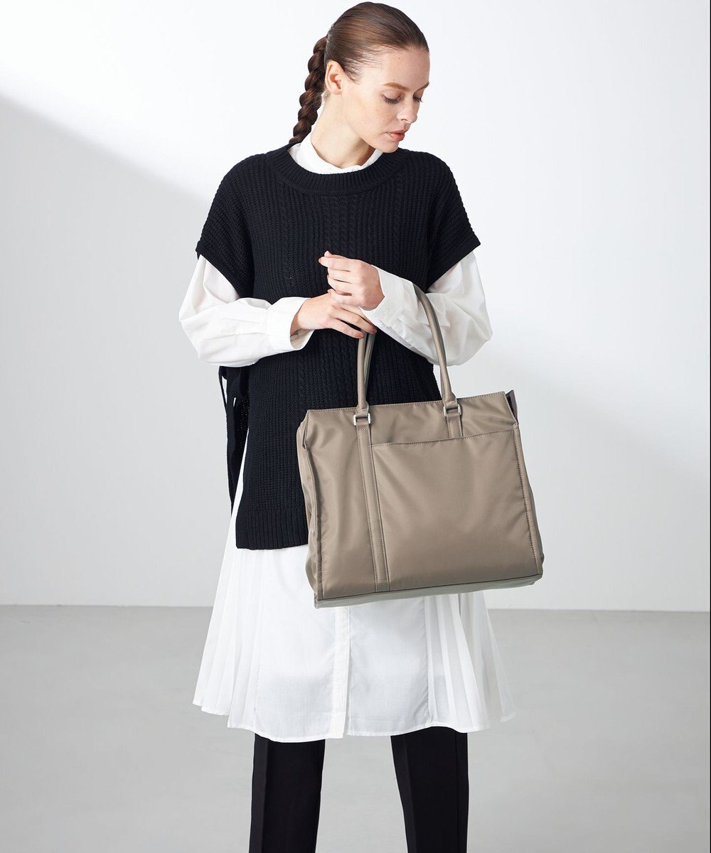 Y'SACCS 【ムック本掲載】ツイルナイロン　スクエアトート　Mサイズ 