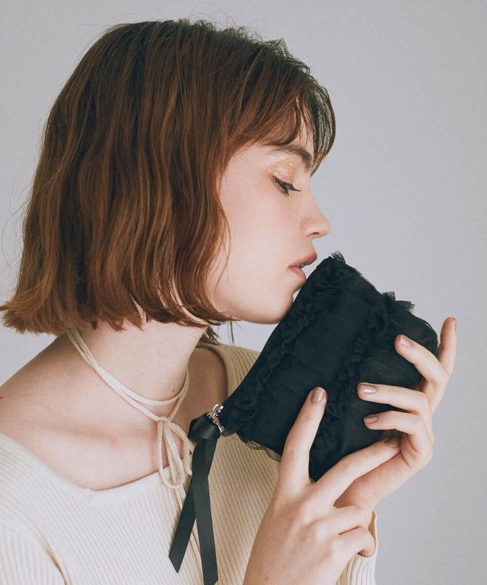 Maison de FLEUR チュールフリルポーチ 