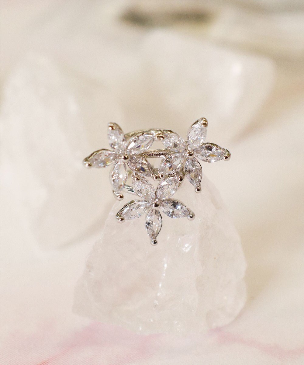 Tiaclasse 3片花イヤーカフ 