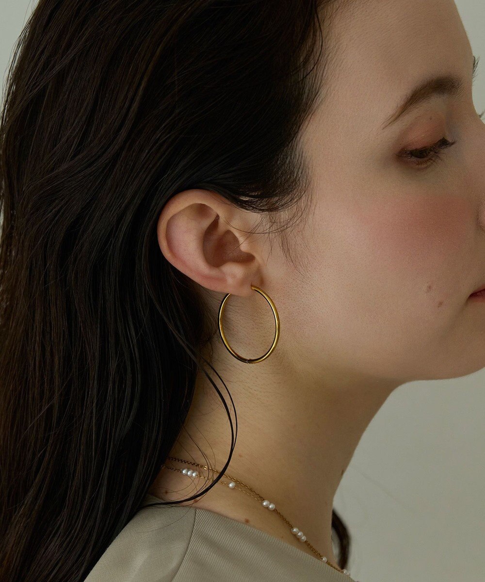 Phoebe 〈金属アレルギー対応〉スキニーラインフープピアス　ゴールド　ステンレス 