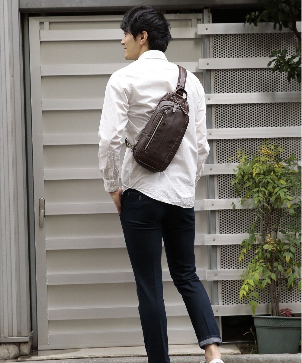 UNBILLION Otias アンティーク仕上げタイプ合皮ボディバッグS 