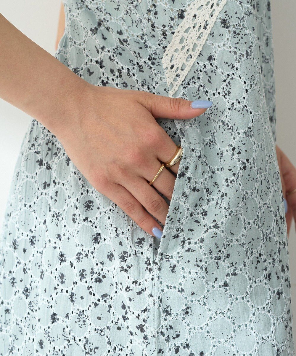 earth music&ecology 花柄プリントボーラー刺繍ミニキャミドレス 