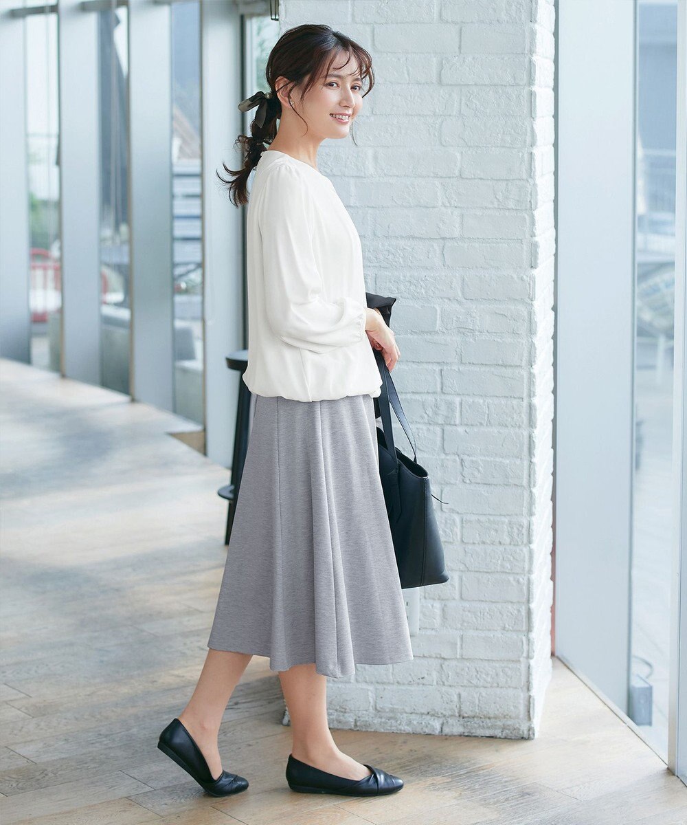 Tiaclasse 【洗える】ネックレス見えパーツ付きタックブラウス 