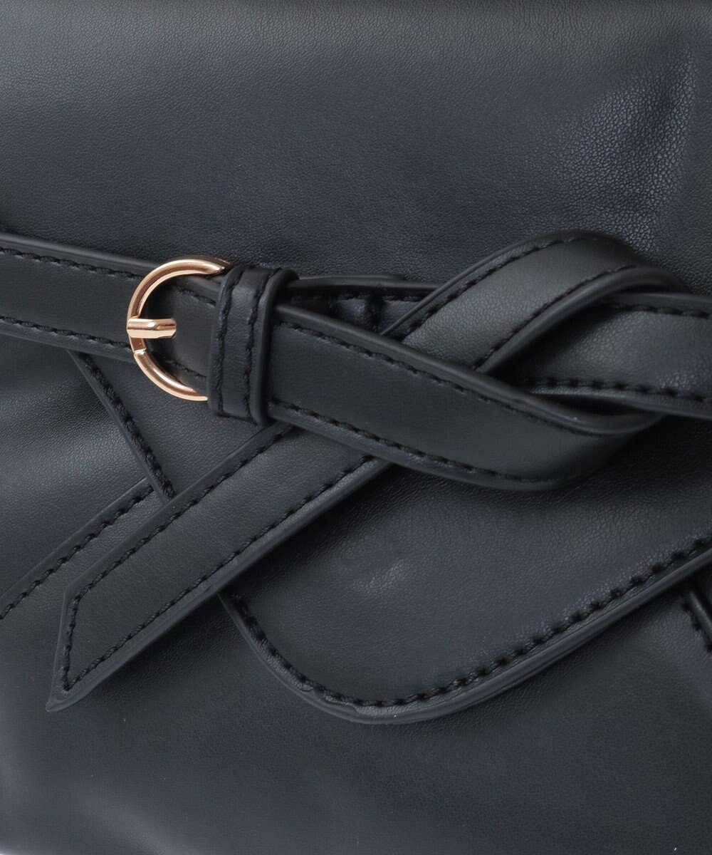 YECCA VECCA ベルトデザインチェーンバッグ 