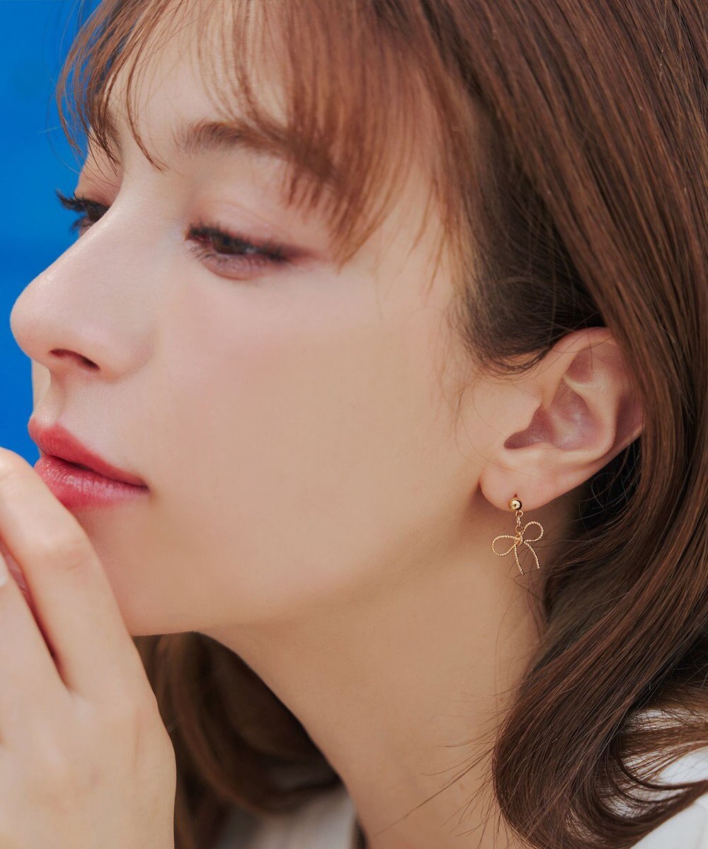 Tiaclasse 【安田美沙子さん着用/金属アレルギー対応/選べる2TYPE】チェーンリボン イヤリング・ピアス 