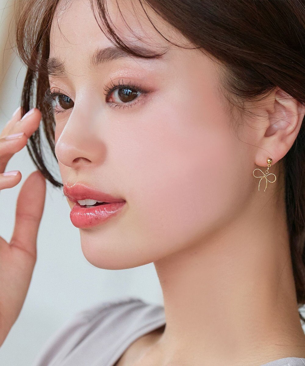 Tiaclasse 【安田美沙子さん着用/金属アレルギー対応/選べる2TYPE】チェーンリボン イヤリング・ピアス 
