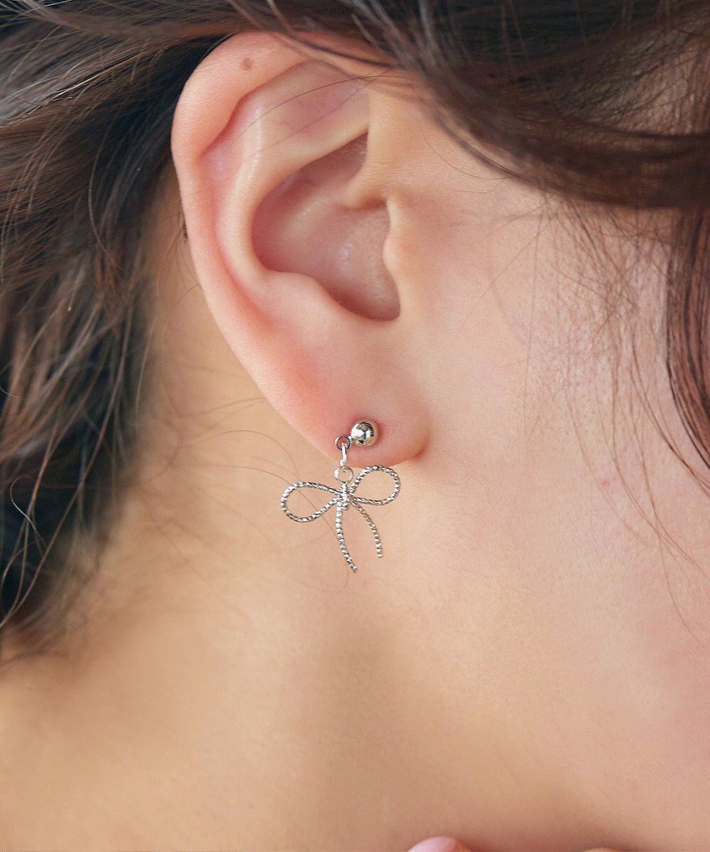 Tiaclasse 【安田美沙子さん着用/金属アレルギー対応/選べる2TYPE】チェーンリボン イヤリング・ピアス 