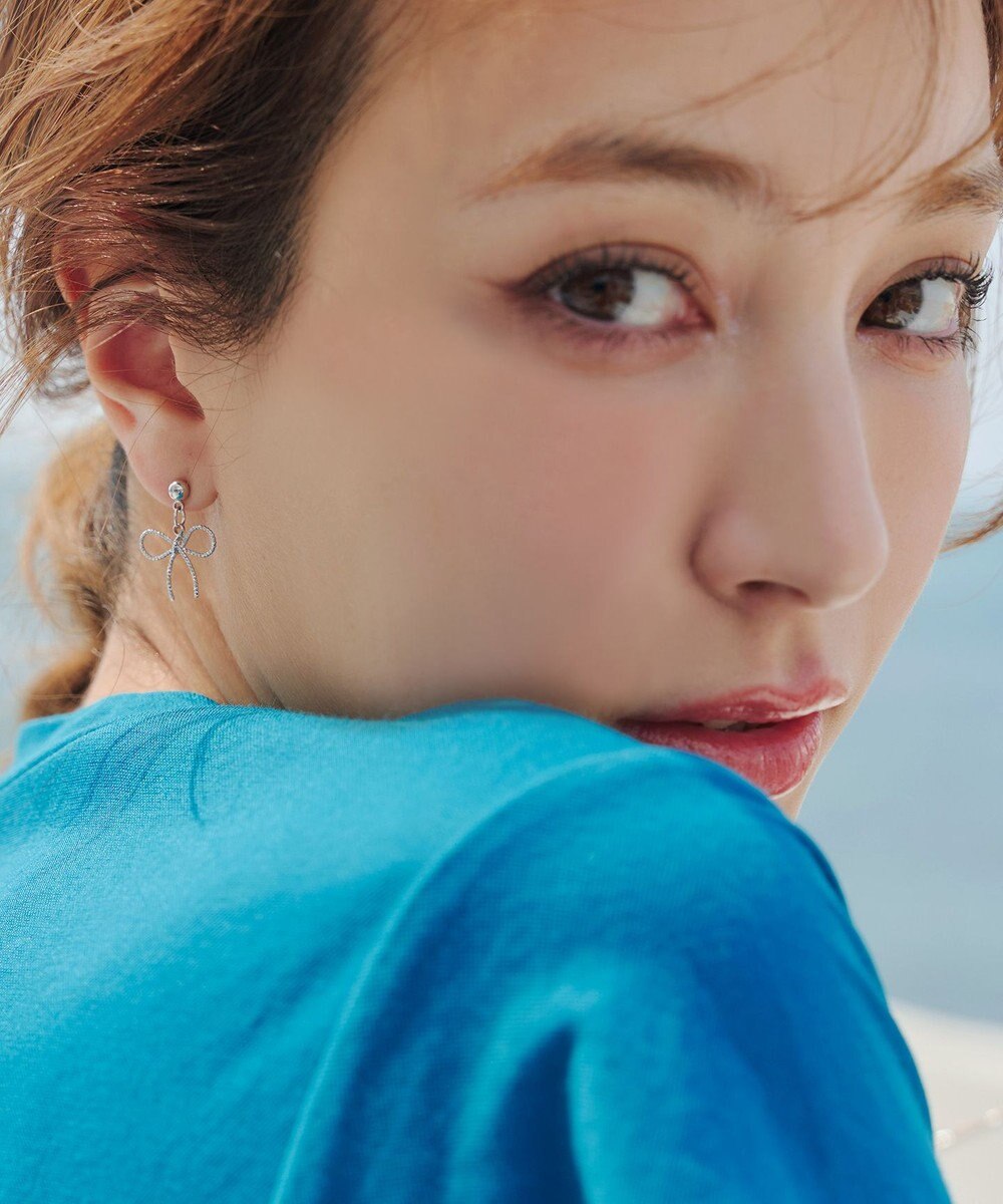 Tiaclasse 【安田美沙子さん着用/金属アレルギー対応/選べる2TYPE】チェーンリボン イヤリング・ピアス 