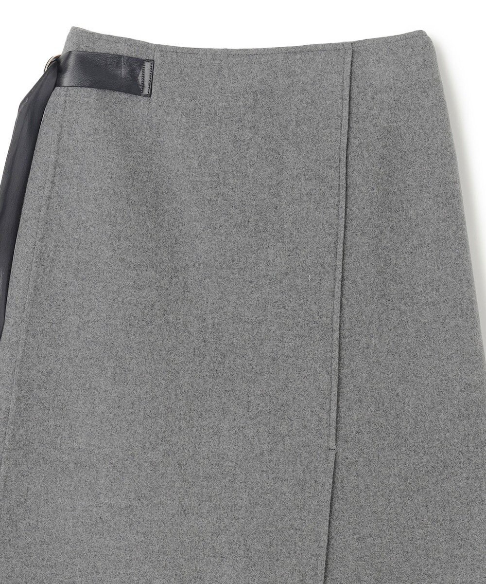 BEIGE， GRASSE / サテンベルト付きリバーラップスカート 