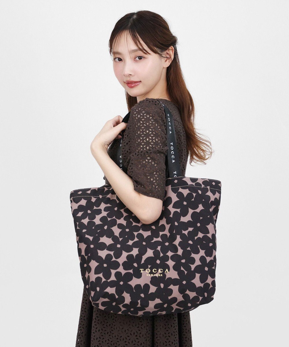 TOCCA 【WEB＆一部店舗限定・A4サイズ対応】DANCING TOCCA SUBBAG サブバッグ 