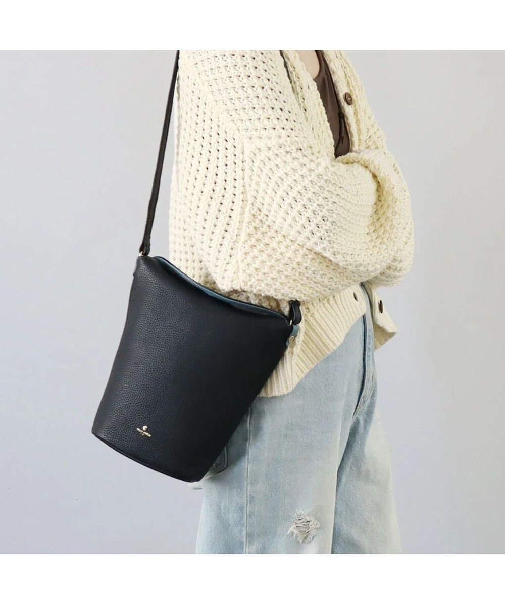 PELLE BORSA 縦型フラップショルダー Reinette レネット 4791 