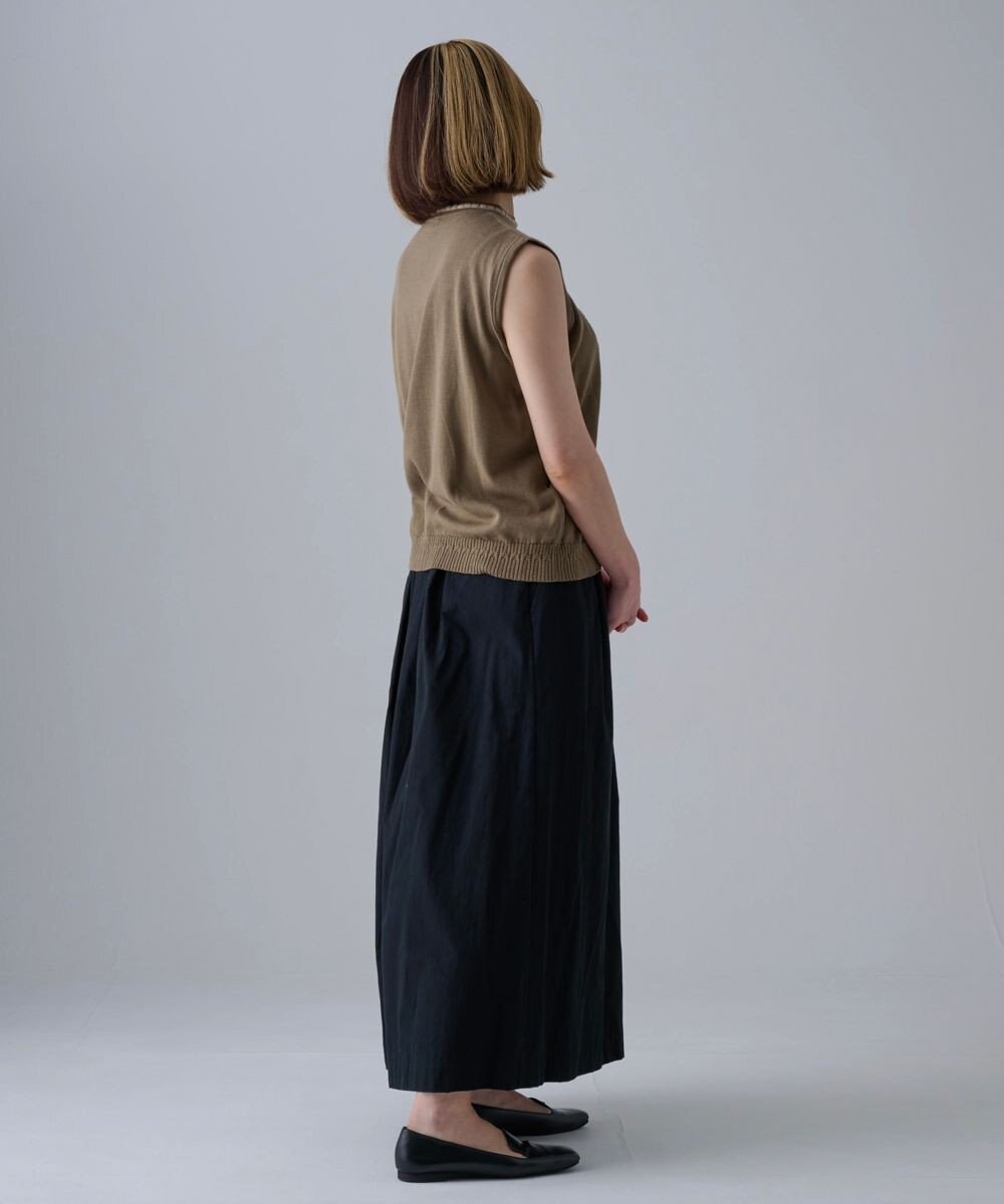 muuc 〈細番手の高級綿糸コットンコーマ糸〉〈洗練された繊維の滑らかな肌触り〉〈お家で洗えるニット〉模様編み ポピーの花リンクス編み ノースリーブブルオーバー 