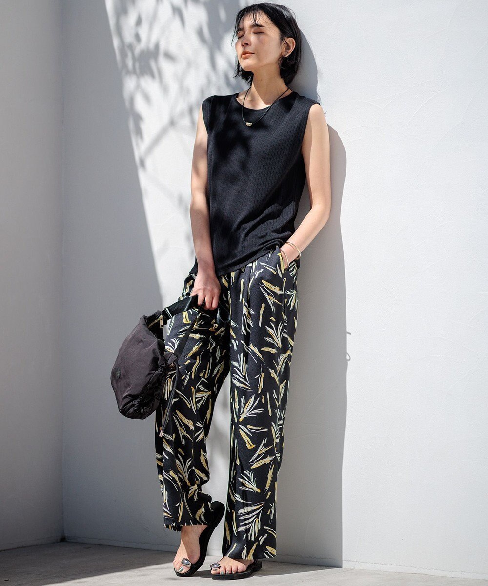 23区 【洗える】スリークボタニカルプリント ドロスト パンツ 