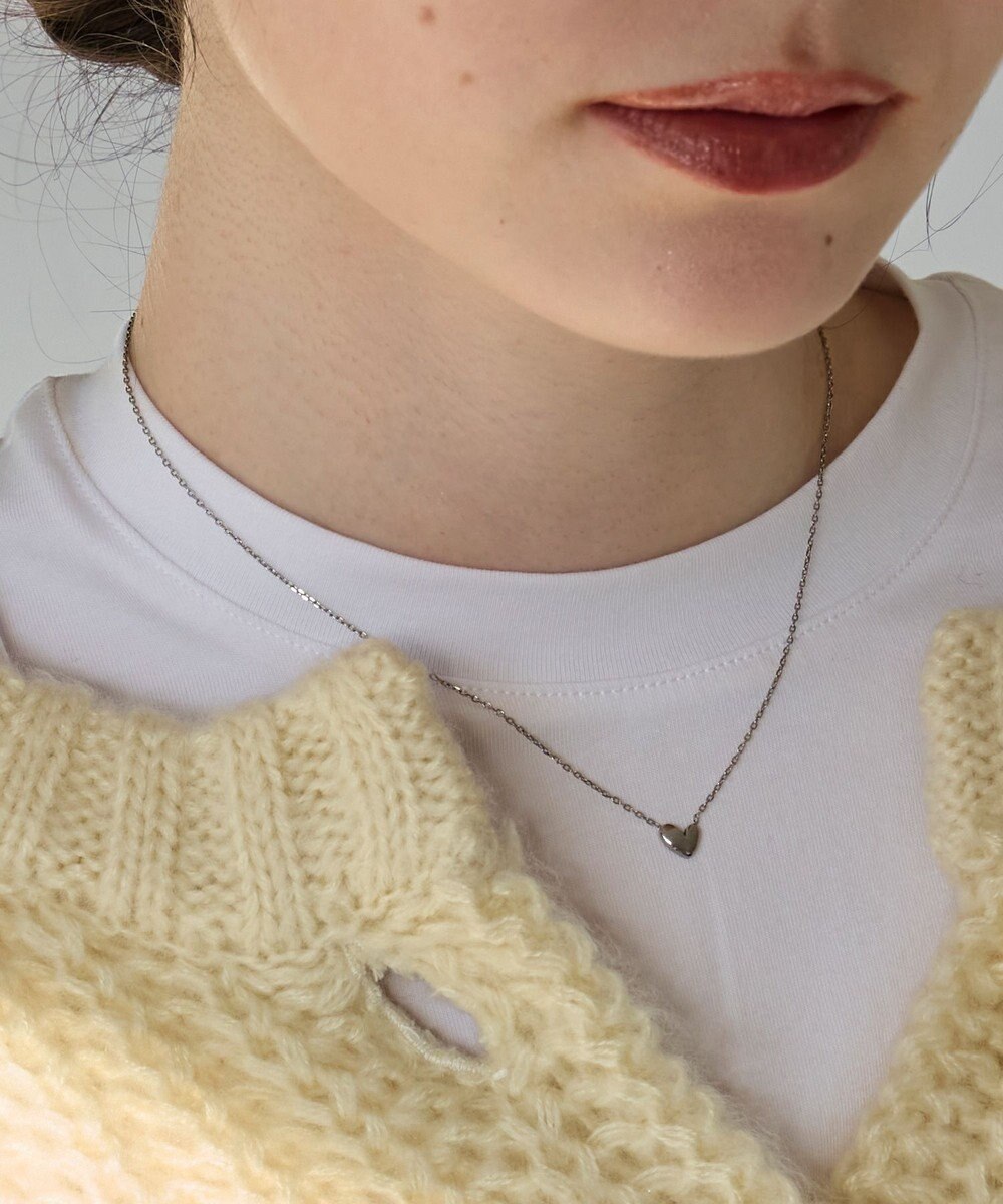 Phoebe 【金属アレルギー対応】スリークハートネックレス　シルバー/サージカルステンレス 