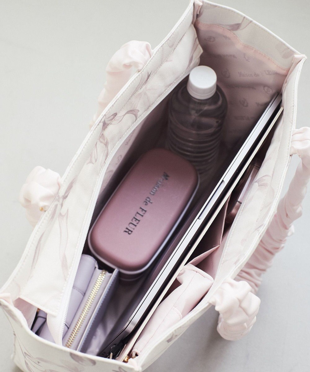 Maison de FLEUR リボン柄ギャザーハンドルスクエアトート 