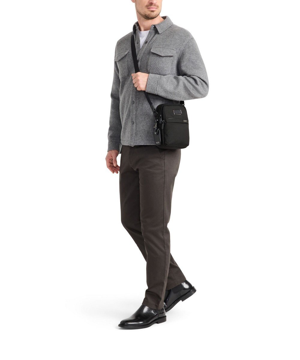 TUMI TUMI ALPHA（アルファ） スモール・クロスボディ 
