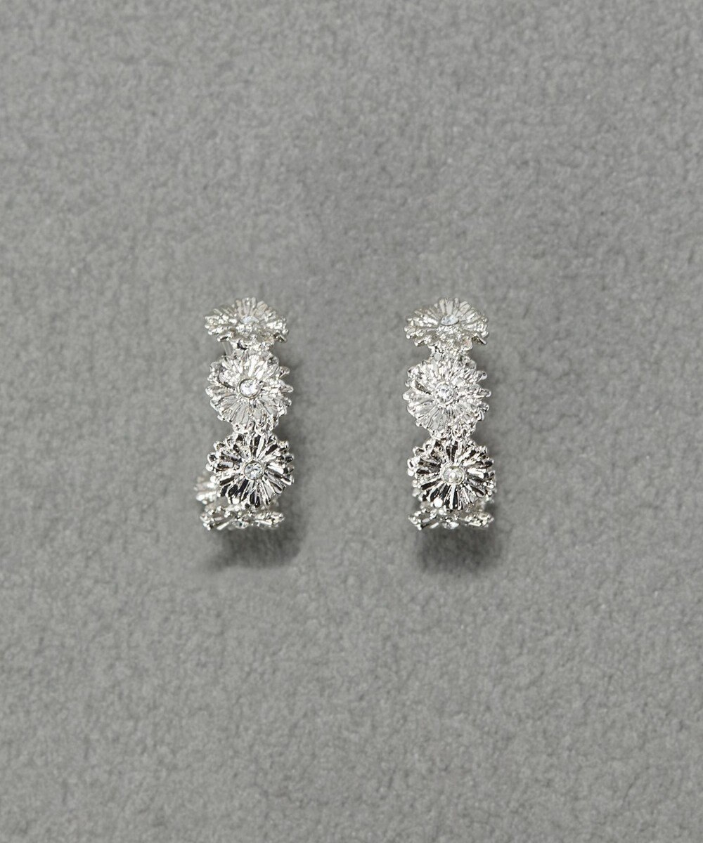 Phoebe 【金属アレルギー対応】マーガレットフラワーフープピアス　シルバー 