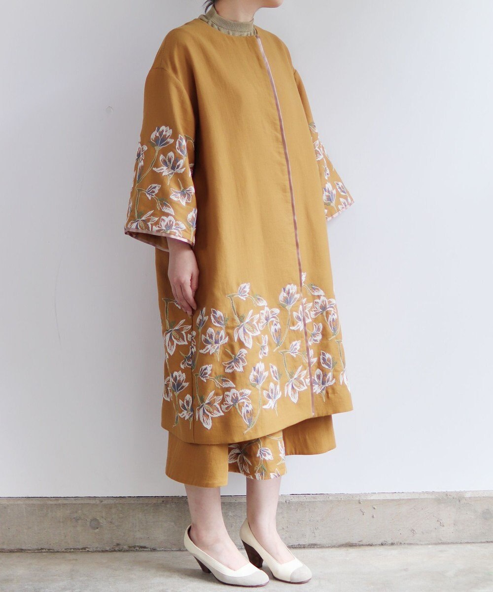 muuc 〈遠州織物の工場で織られた上質なコットン生地〉モクレン刺繍 ノーカラー ワイドシルエット コート（セットアップ可能） 