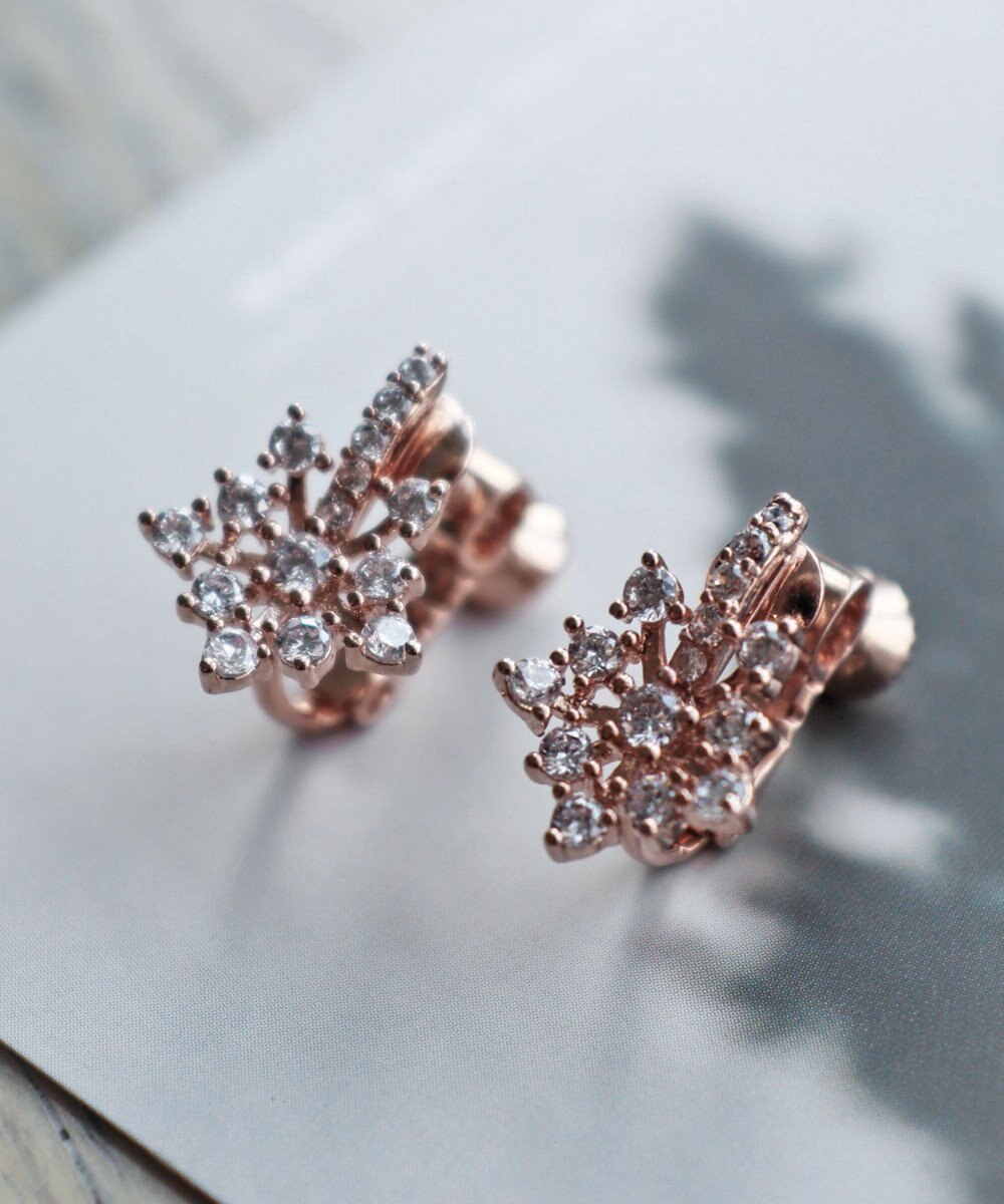 Tiaclasse 【安田美沙子さん着用・金属アレルギー対応】スノーフレークピアス／イヤリング 