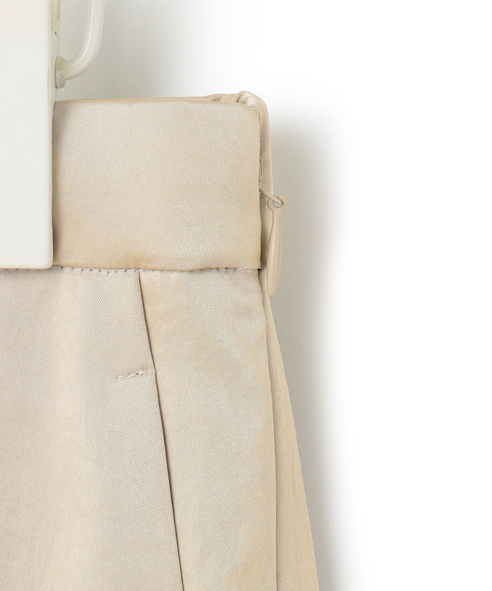 ICB 【MAG×スタイリストコラボ】シャイニーシアーニット×サテンストレートパンツ 