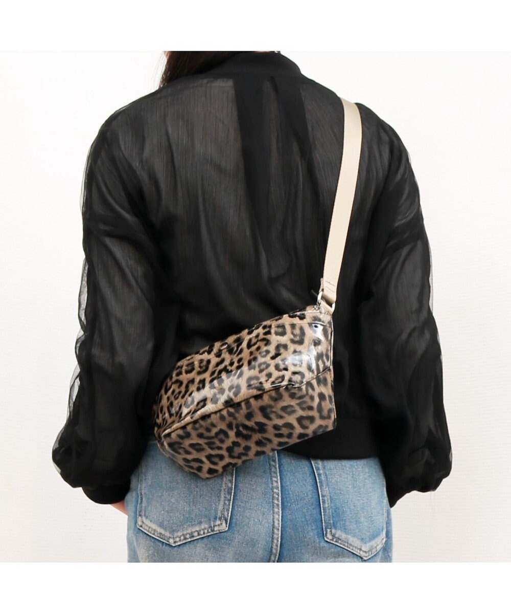 UNBILLION カシュカシュ cachecache / ソフトエナメル舟型ショルダー 