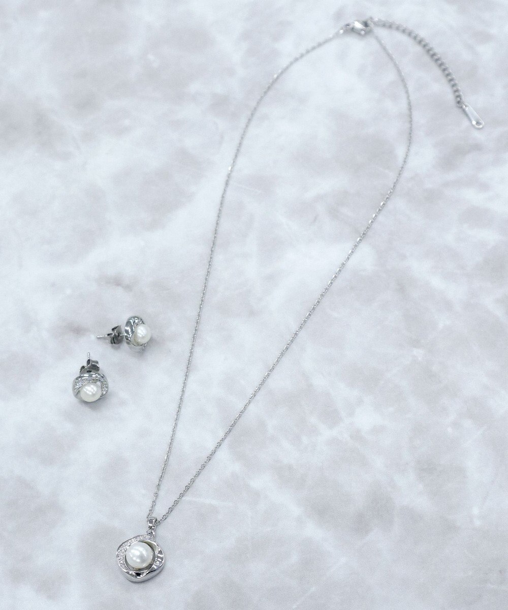 Tiaclasse 【金属アレルギー対応】淡水パールピアス＆ネックレス 