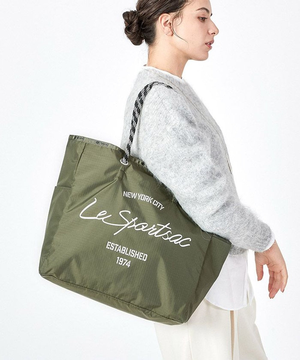 LeSportsac LARGE 2 WAY TOTE/２ウェイダークオリーブスクリプト ２ウェイダークオリーブスクリプト