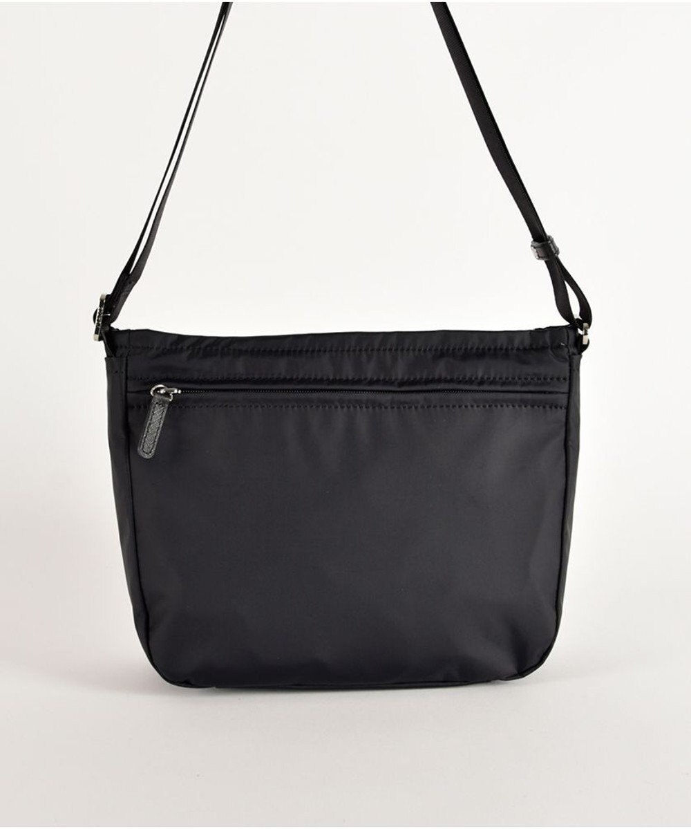 Y'SACCS ナイロンタフタショルダーバッグ　ミディアム 