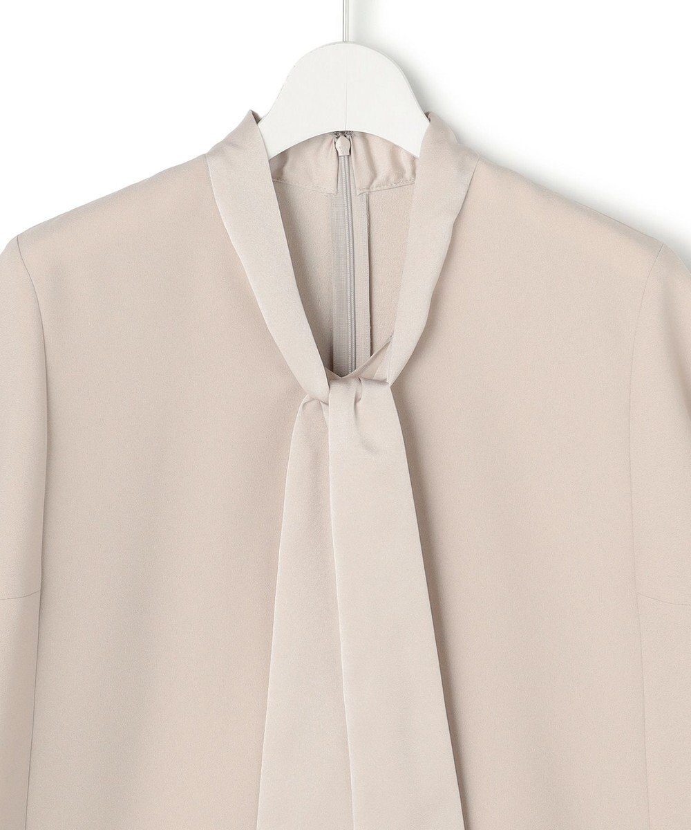 ICB 【新色追加・WEB限定カラーあり】FluidBackSatin ドルマンスリーブボウタイブラウス 