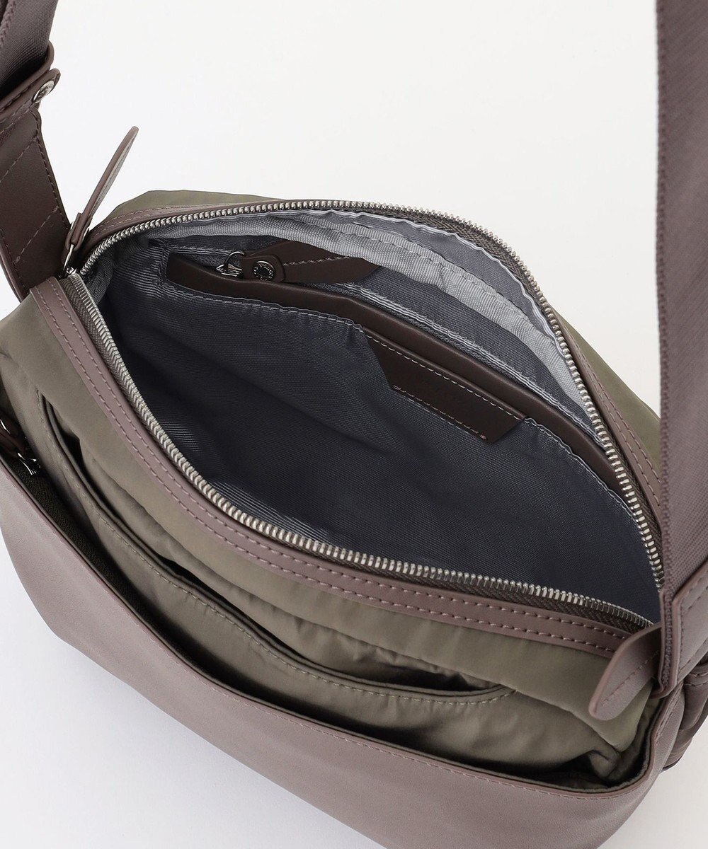 Y'SACCS シルキーリュクスショルダーバッグ 