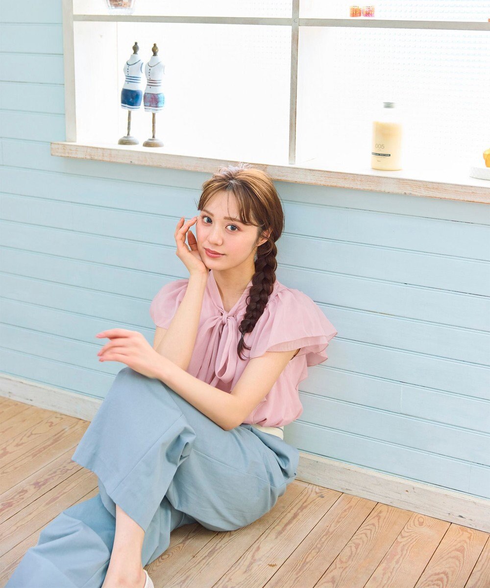 Feroux リボンタイフリルブラウス 