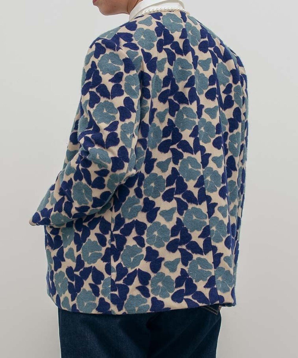 muuc 〈特別感溢れる全面刺繍〉庭椿の刺繍 ノーカラーショートコート 吸湿発熱 日本製 軽く希少な限定素材 