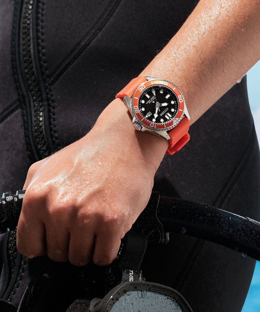CITIZEN 【本格仕様のダイバーズウオッチ】200m潜水用防水 電池交換不要 光発電エコ・ドライブ搭載 BN0268-01E 