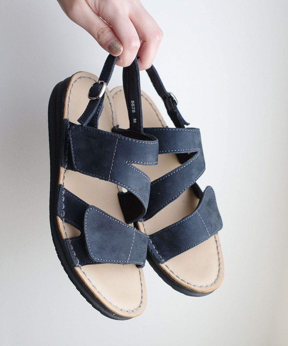 Pointer 本革 甲幅調整 マジックテープ付きサンダル 