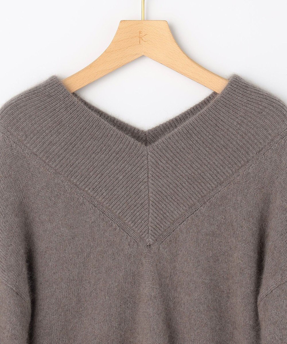 組曲 フラッフィーファーＶネック ニット 