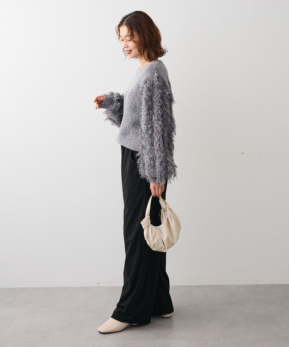 Green Parks ・ｆｕｒｒｙ　ｒａｔｅ　ラメフェザー袖フリンジニット 