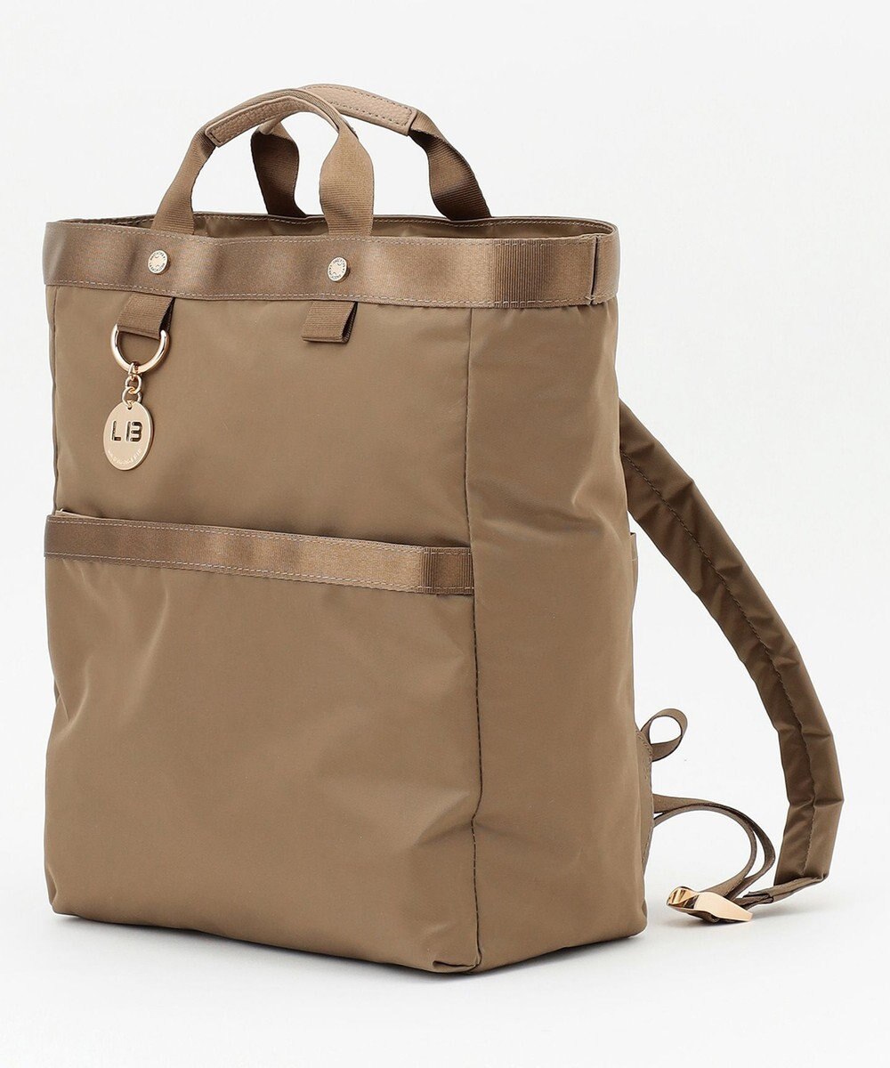 LA BAGAGERIE チャーム付き　ナイロンスクエアリュック 