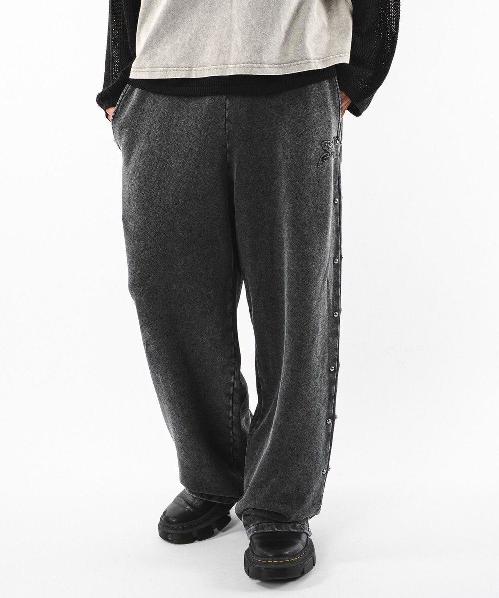 WEGO 【ユニセックス着用ITEM】ブリーチスタッズロゴスウェットパンツ 