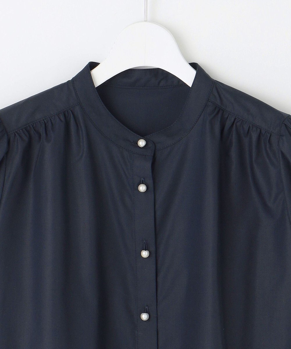 Feroux 【洗える】バンドカラーパールボタン ブラウス 