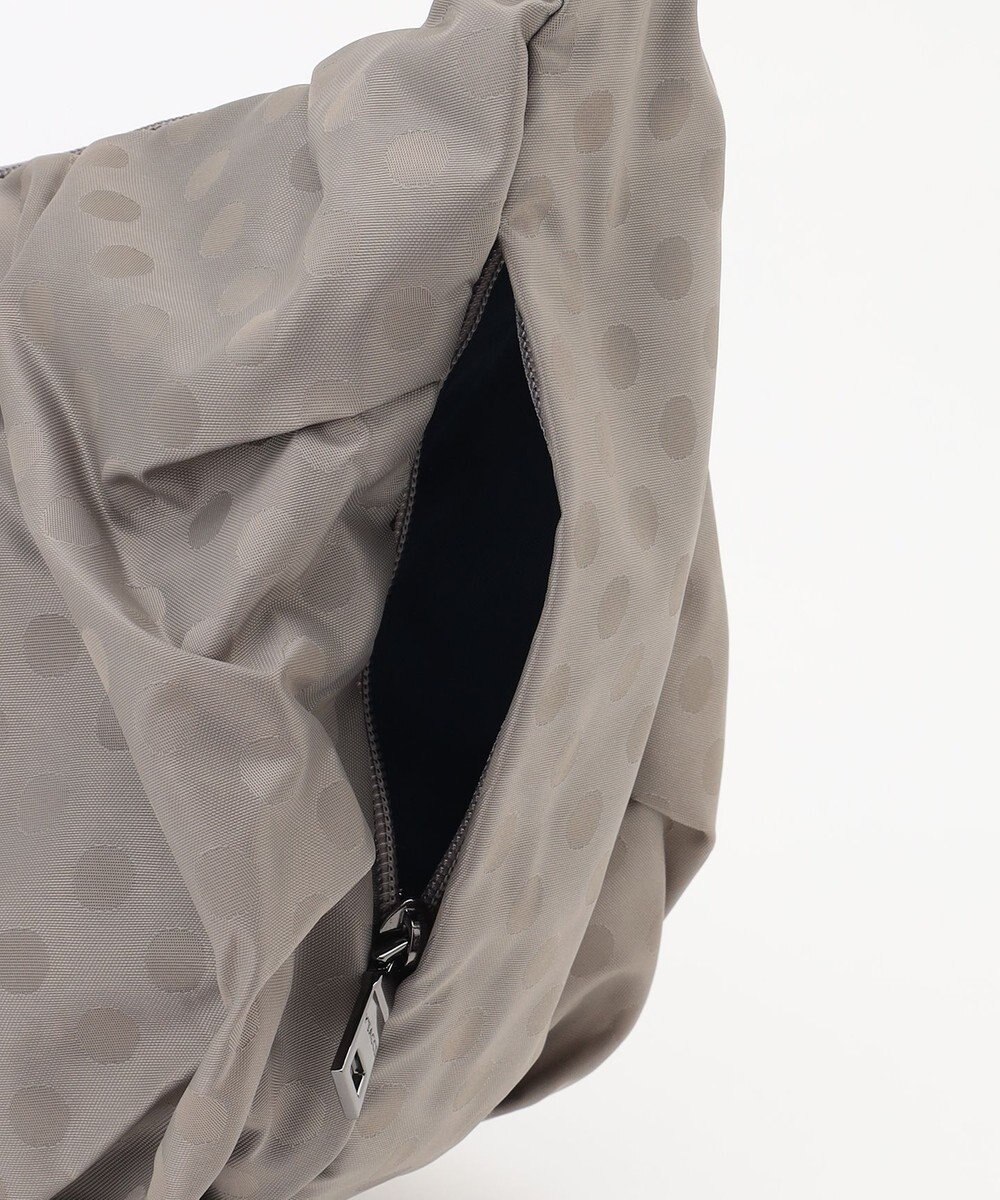 Y'SACCS ドットジャカードショルダーバッグ 